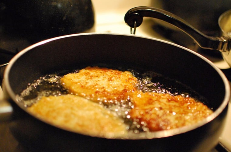 bệnh trĩ kiêng ăn gì?