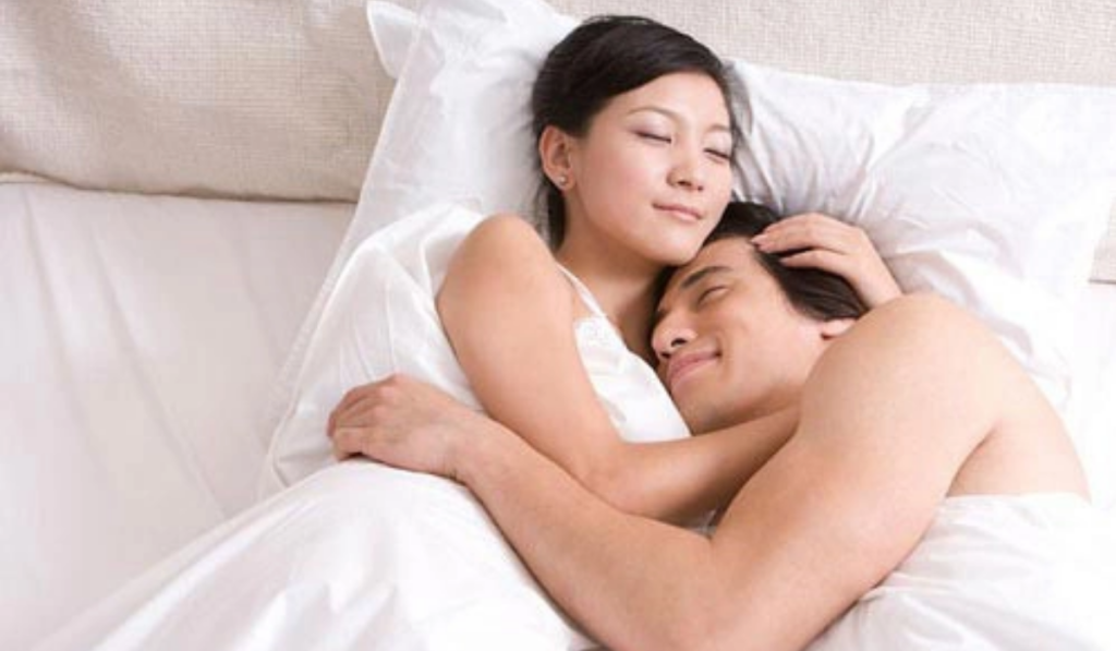 Tại Sao Phụ Nữ Lên Đỉnh Lại Giật? Giải Đáp Chi Tiết 2 Tại sao phụ nữ lên đỉnh lại giật