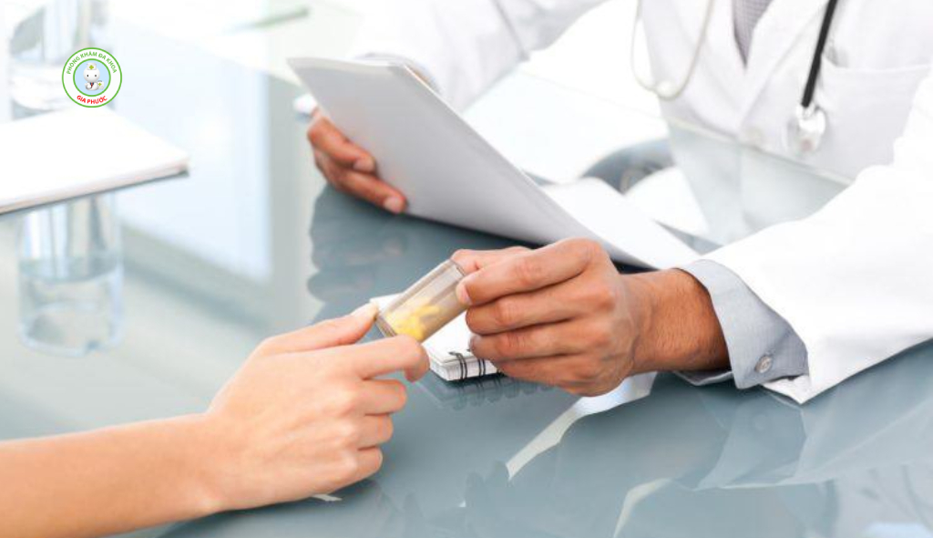 Thuốc phá thai không được phép bán tại các hiệu thuốc và thai phụ chỉ dùng khi được chỉ định và giám sát từ bác sĩ chuyên khoa